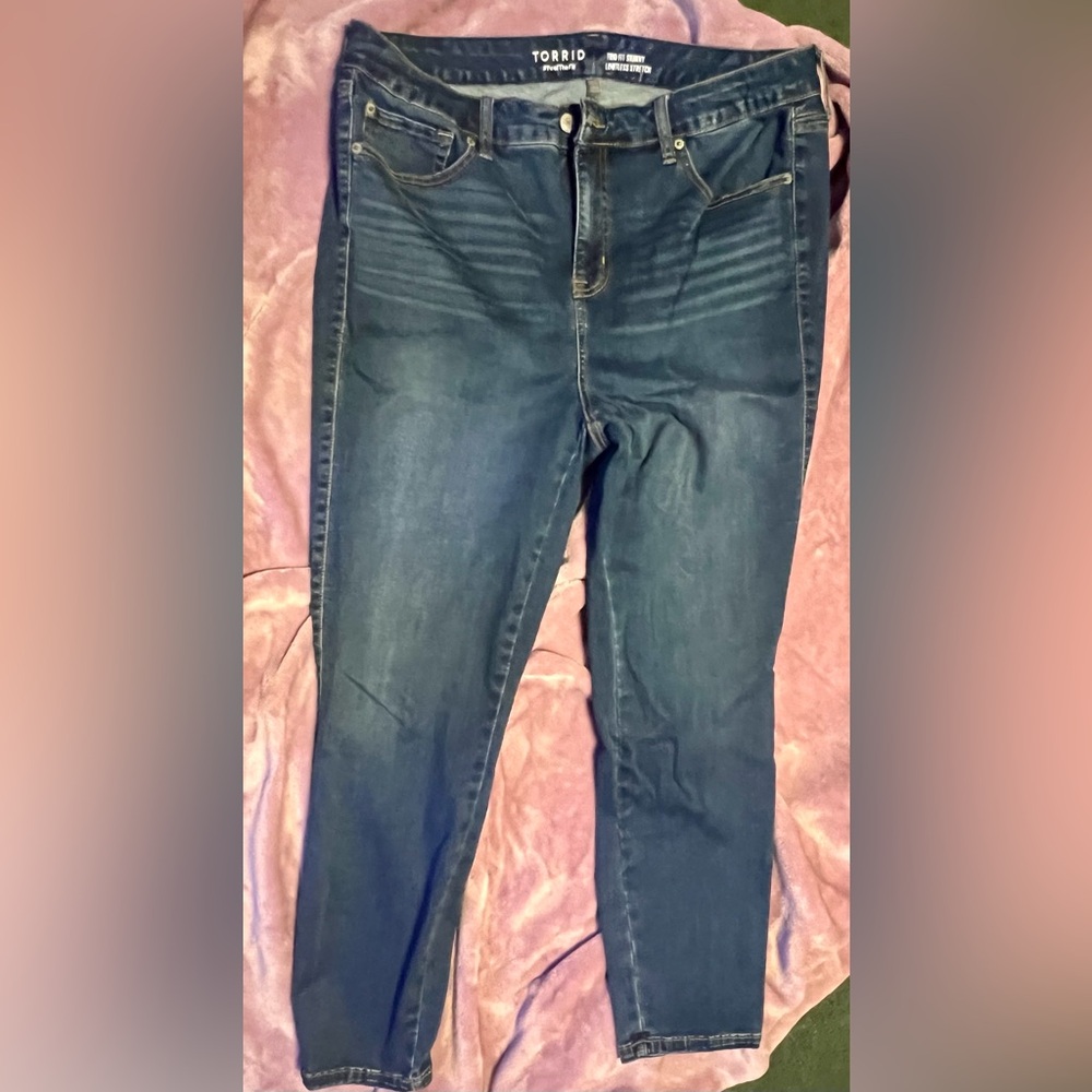 TORRID TRIO SKINNY FIT HIGH-RISE LIMITLESS STRETCH JEANS DARK BLUE SIZE 16-20